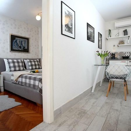 Charming Seaside Apartment Primosten Exterior photo