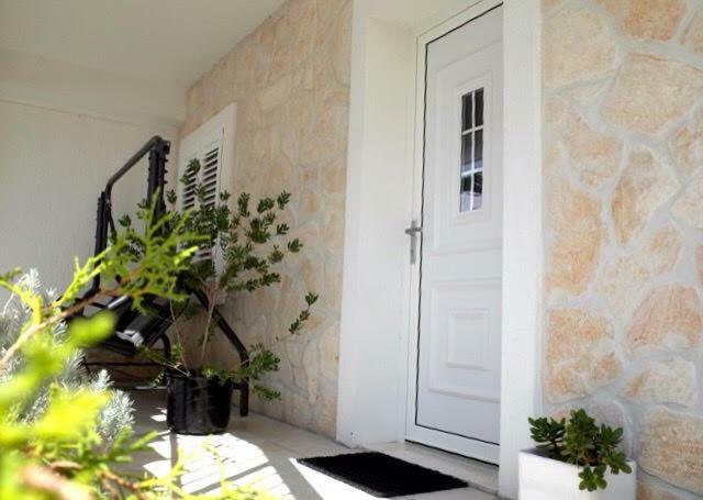 Charming Seaside Apartment Primosten Exterior photo