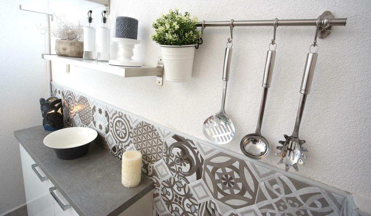 Charming Seaside Apartment Primosten Exterior photo